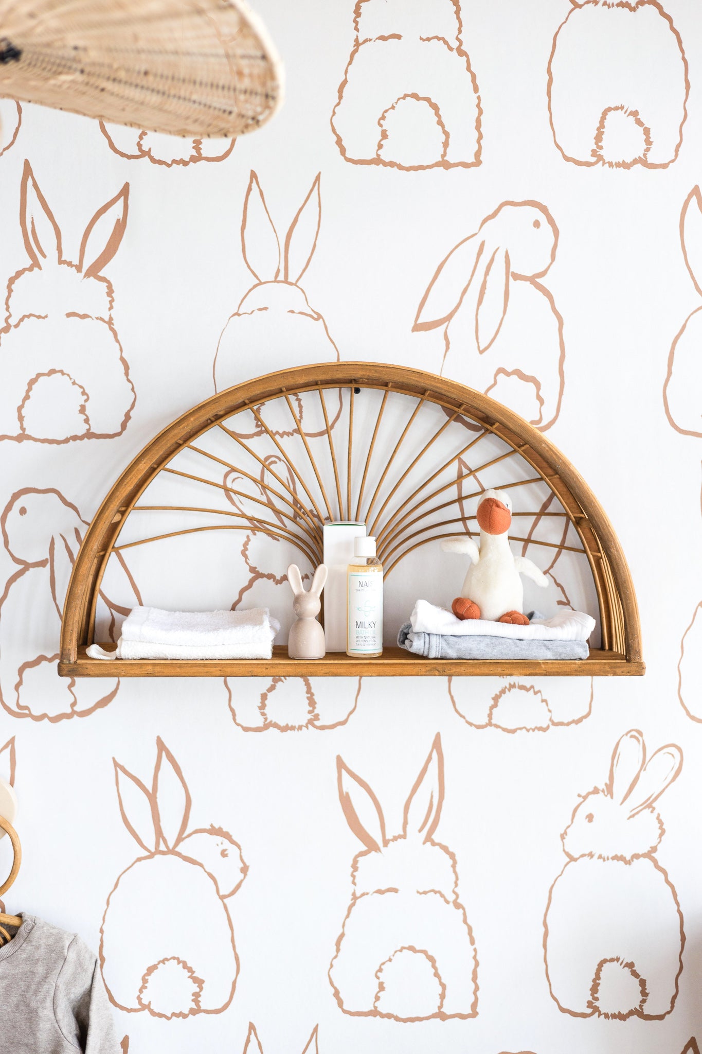 Maya, rattan shelf